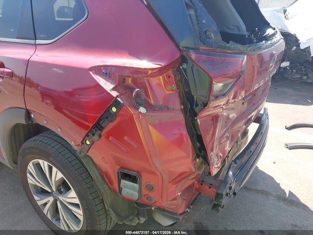 44872157 :رقم المزاد ، 5N1BT3BA2NC726774 vin ، 2022 Nissan Rogue Sv Fwd مزاد بيع