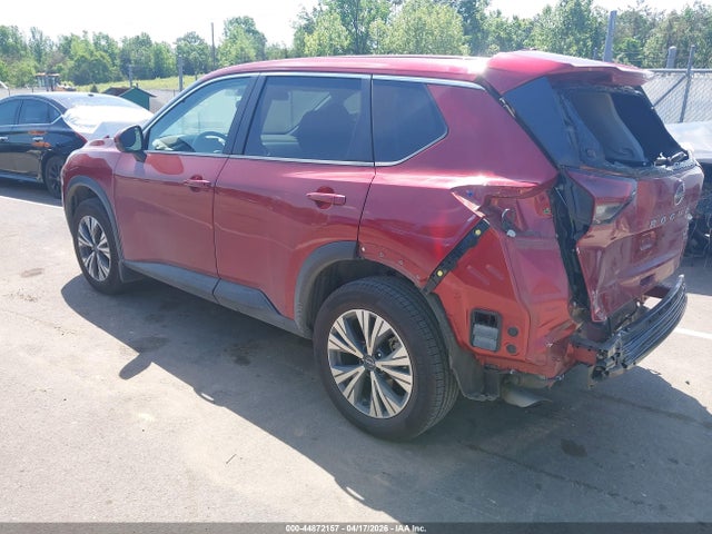 44872157 :رقم المزاد ، 5N1BT3BA2NC726774 vin ، 2022 Nissan Rogue Sv Fwd مزاد بيع