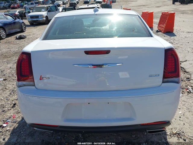 44872201 :رقم المزاد ، 2C3CCAAG8KH758189 vin ، 2019 Chrysler 300 Touring مزاد بيع