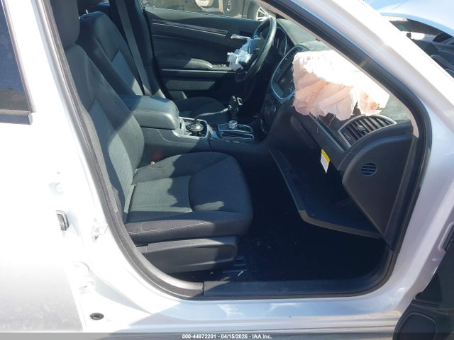 44872201 :رقم المزاد ، 2C3CCAAG8KH758189 vin ، 2019 Chrysler 300 Touring مزاد بيع