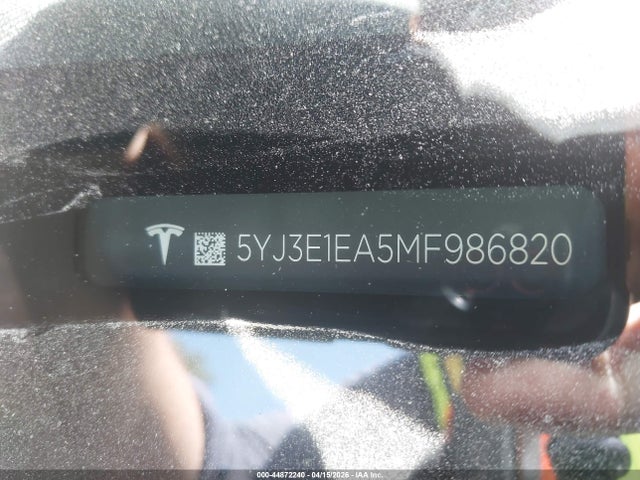 44872240 :رقم المزاد ، 5YJ3E1EA5MF986820 vin ، 2021 Tesla Model 3 Standard Range Plus Rear-wheel Drive مزاد بيع