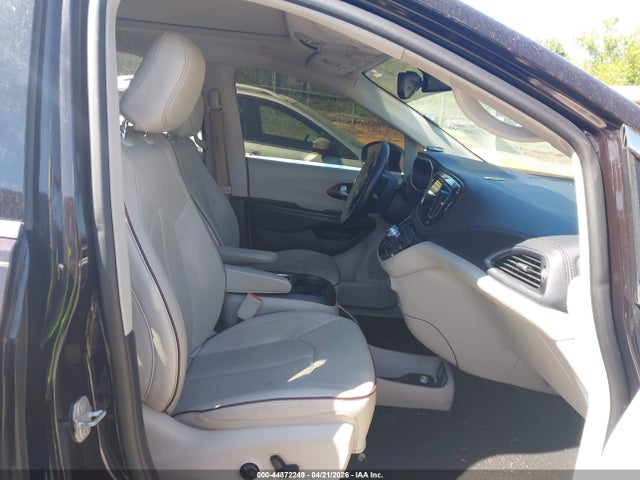 44872249 :رقم المزاد ، 2C4RC1GG8HR525526 vin ، 2017 Chrysler Pacifica Limited مزاد بيع