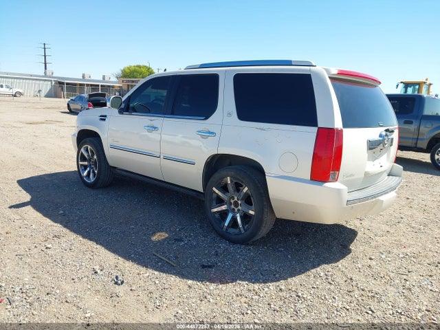 2010 Cadillac Escalade Premium მანქანა იყიდება აუქციონზე, vin: 1GYUKCEF9AR146690, აუქციონის ნომერი: 44872257