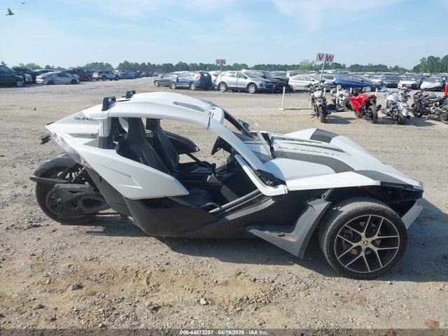 Polaris Slingshot Sl 2018 57XAAPFA2J8126669 Image 13