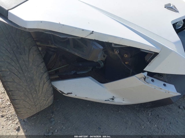 Polaris Slingshot Sl 2018 57XAAPFA2J8126669 Image 20