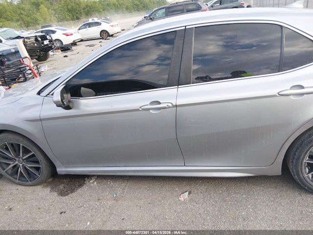 44872301 :رقم المزاد ، 4T1G11AK4MU567436 vin ، 2021 Toyota Camry Se مزاد بيع