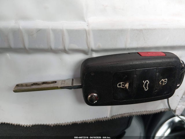 2012 Volkswagen Beetle 2.5l მანქანა იყიდება აუქციონზე, vin: 3VWJP7ATXCM622332, აუქციონის ნომერი: 44872316