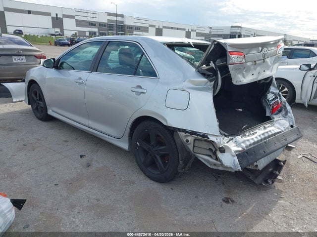 44872410 :رقم المزاد ، 4T1BF1FK6DU675996 vin ، 2013 Toyota Camry Se مزاد بيع