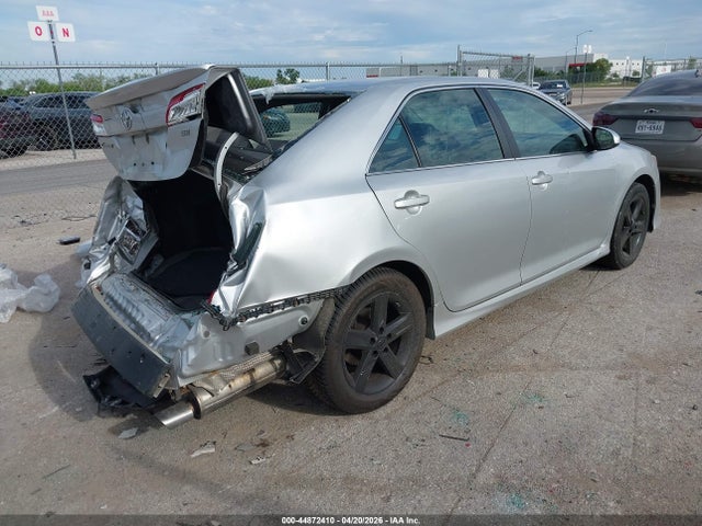 44872410 :رقم المزاد ، 4T1BF1FK6DU675996 vin ، 2013 Toyota Camry Se مزاد بيع