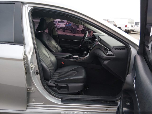 4T1B11HK6KU288888 Toyota CAMRY SE