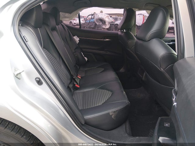 4T1B11HK6KU288888 Toyota CAMRY SE