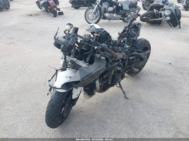 Suzuki GSX-R1000 2023 JS1DM11B2P7100186 Image 2