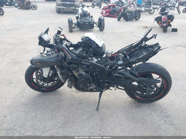 Suzuki GSX-R1000 2023 JS1DM11B2P7100186 Image 13