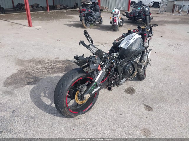 Suzuki GSX-R1000 2023 JS1DM11B2P7100186 Image 4