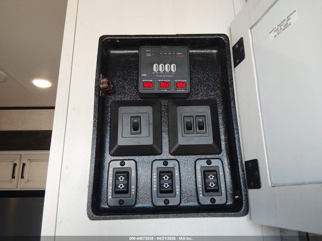 1UJBJ0BV1N11J0085 Jayco Bun40fkds