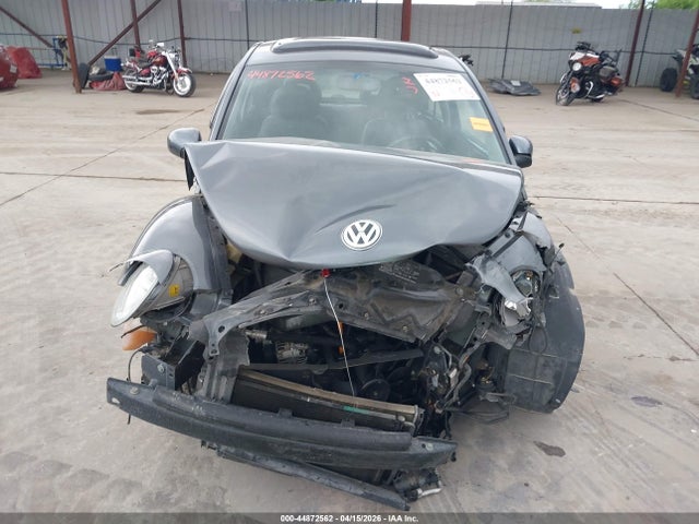 2002 Volkswagen New Beetle Gls მანქანა იყიდება აუქციონზე, vin: 3VWCB21C52M422614, აუქციონის ნომერი: 44872562
