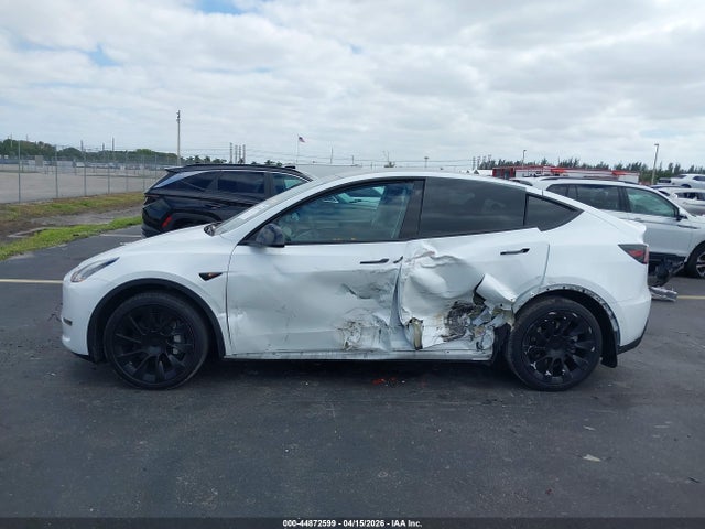 7SAYGDEE6NA012656 Tesla Model Y Long Range Dual Motor All-wheel Drive