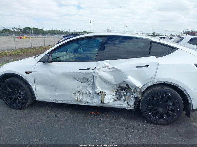 7SAYGDEE6NA012656 Tesla Model Y Long Range Dual Motor All-wheel Drive