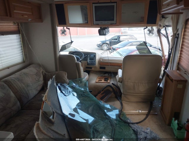 44872604 :رقم المزاد ، 3FCMF53S9XJA26048 vin ، 1999 Ford F550 Super Duty Stripped Chass مزاد بيع