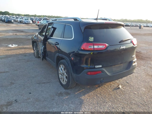 44872626 :رقم المزاد ، 1C4PJLLBXJD584847 vin ، 2018 Jeep Cherokee Latitude Plus Fwd مزاد بيع