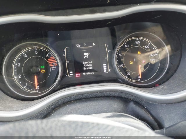 44872626 :رقم المزاد ، 1C4PJLLBXJD584847 vin ، 2018 Jeep Cherokee Latitude Plus Fwd مزاد بيع