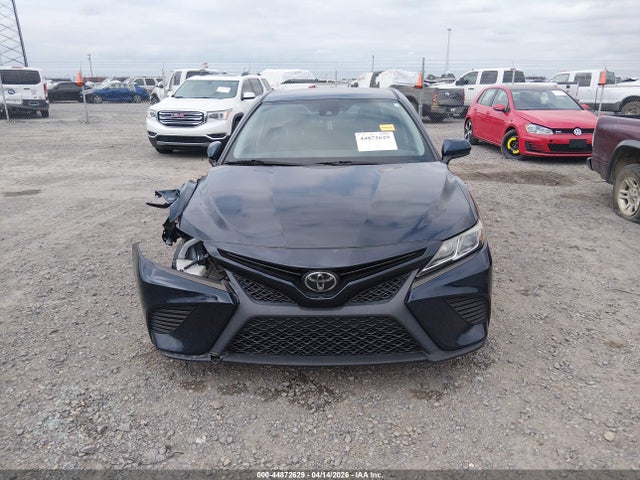 2019 Toyota Camry Se მანქანა იყიდება აუქციონზე, vin: 4T1B11HK1KU792944, აუქციონის ნომერი: 44872629