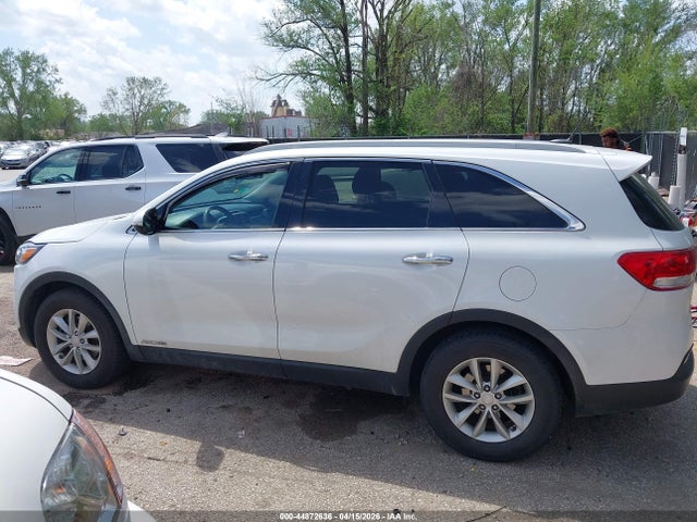 Продажа на аукционе авто 2017 Kia Sorento 3.3l Lx, vin: 5XYPGDA58HG198571, номер лота: 44872636