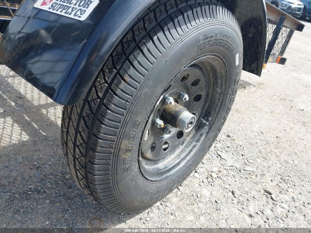 4YMBU0810SV023162 Carry On Utility Trailer