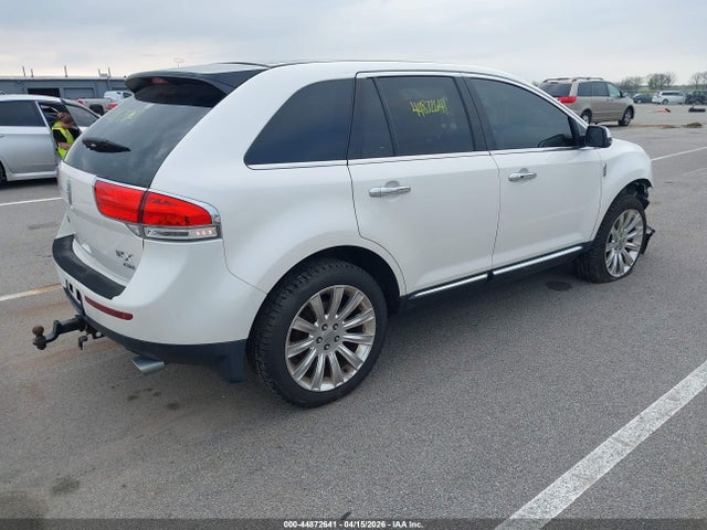 Lincoln MKX 2015 2LMDJ8JK3FBL20899 Image 4