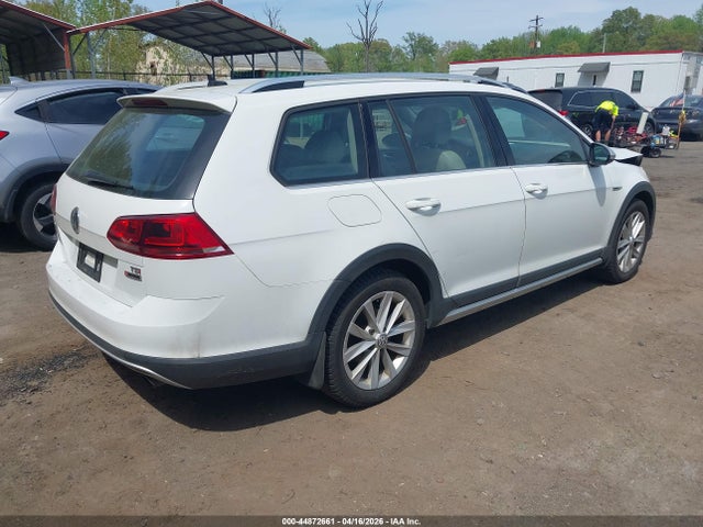 Aukcja sprzedaży 2017 Volkswagen Golf Alltrack Tsi S/tsi Se, vin: 3VWM17AU5HM526946, numer aukcji: 44872661