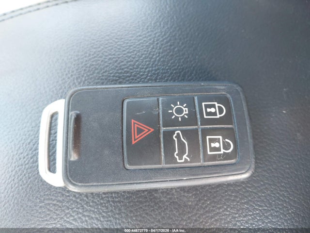 2015 VOLVO XC60 YV440MDK1F2745418 Photo 10