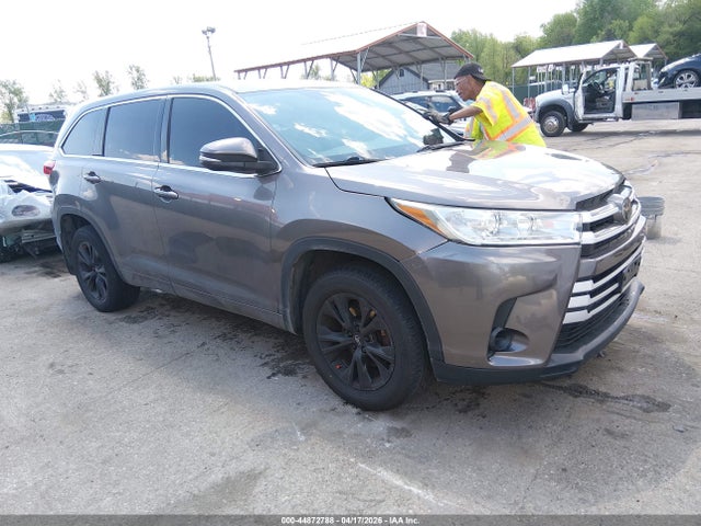 Aukcja sprzedaży 2018 Toyota Highlander Le, vin: 5TDBZRFH6JS892799, numer aukcji: 44872788