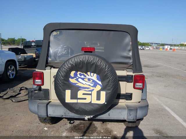 1C4BJWDG0HL690195 Jeep Wrangler Unlimited Sport 4x4