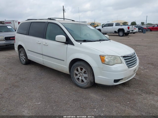 2010 CHRYSLER TOWN & COUNTRY 2A4RR5D13AR214558