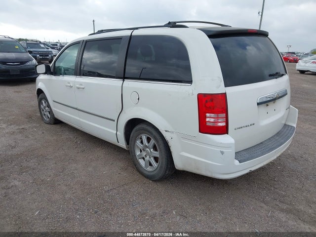 2010 CHRYSLER TOWN & COUNTRY 2A4RR5D13AR214558 Photo 2