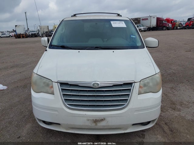 2010 CHRYSLER TOWN & COUNTRY 2A4RR5D13AR214558 Photo 5
