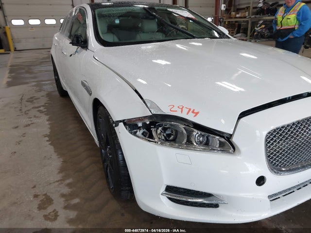 44872974 :رقم المزاد ، SAJWJ2GD2F8V83338 vin ، 2015 Jaguar Xj Xjl Portfolio مزاد بيع