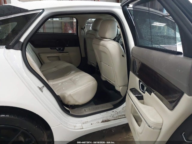 44872974 :رقم المزاد ، SAJWJ2GD2F8V83338 vin ، 2015 Jaguar Xj Xjl Portfolio مزاد بيع