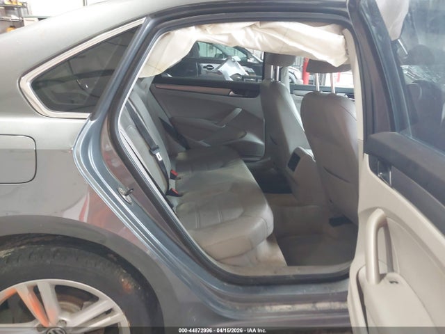 1VWBN7A39EC085094 Volkswagen Passat 2.0l Tdi Se