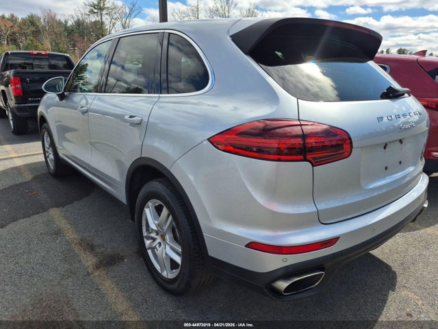 2016 PORSCHE CAYENNE WP1AA2A24GLA09966 Photo 2