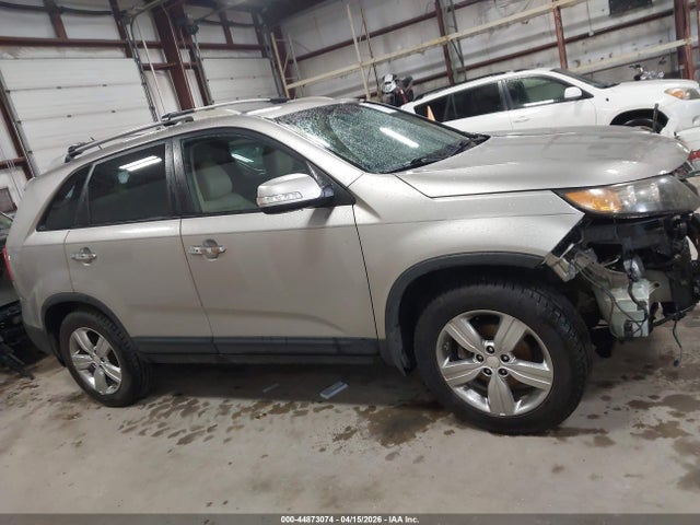44873074 :رقم المزاد ، 5XYKU4A60DG346864 vin ، 2013 Kia Sorento Ex مزاد بيع