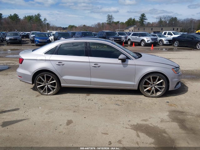 44873076 :رقم المزاد ، WAUEFGFF2F1012613 vin ، 2015 Audi A3 2.0t Premium مزاد بيع