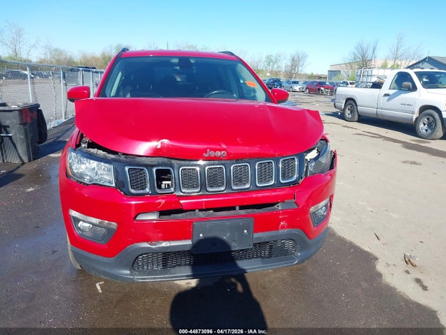 2018 Jeep Compass Latitude 4x4 მანქანა იყიდება აუქციონზე, vin: 3C4NJDBB9JT350384, აუქციონის ნომერი: 44873096