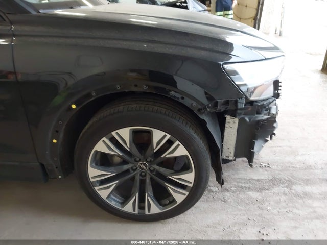 WA1EVBF18SD000224 Audi Q8 Premium Plus 55 Tfsi Quattro