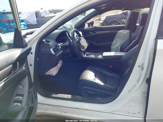 Продаж на аукціоні авто 2018 Honda Accord Sport, vin: 1HGCV1F34JA099716, номер лоту: 44873200