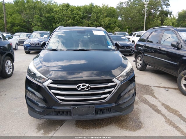 KM8J33A42HU541467 Hyundai Tucson Se Plus