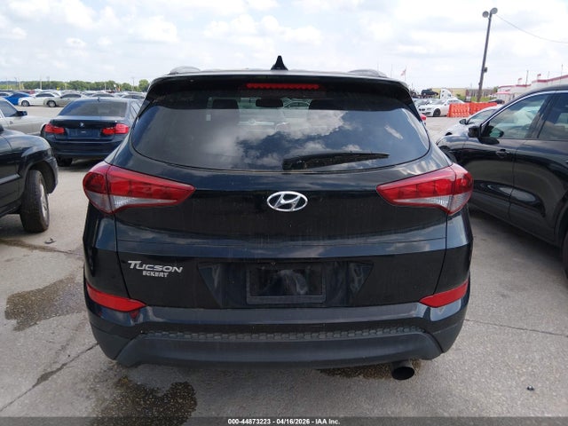 KM8J33A42HU541467 Hyundai Tucson Se Plus