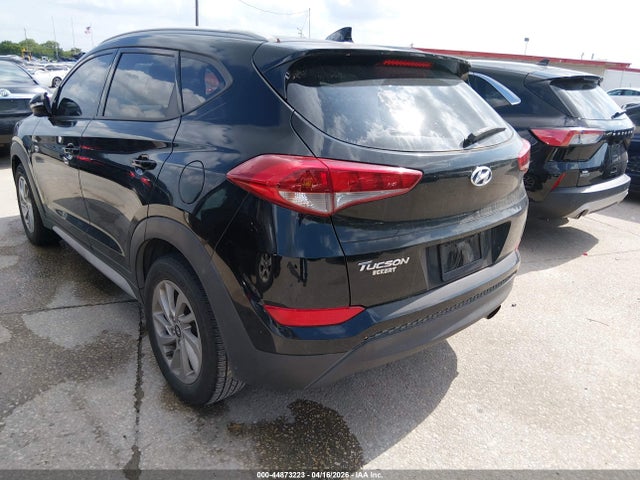 KM8J33A42HU541467 Hyundai Tucson Se Plus