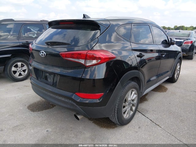 KM8J33A42HU541467 Hyundai Tucson Se Plus