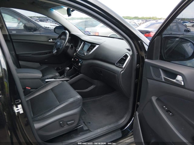 KM8J33A42HU541467 Hyundai Tucson Se Plus